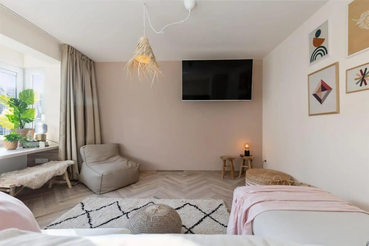 Alejandro - Lovely 2 Bedroom Apartment In Ostend