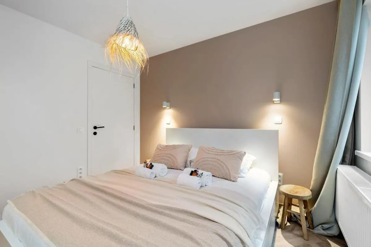 Alejandro - Lovely 2 Bedroom Apartment In Ostend