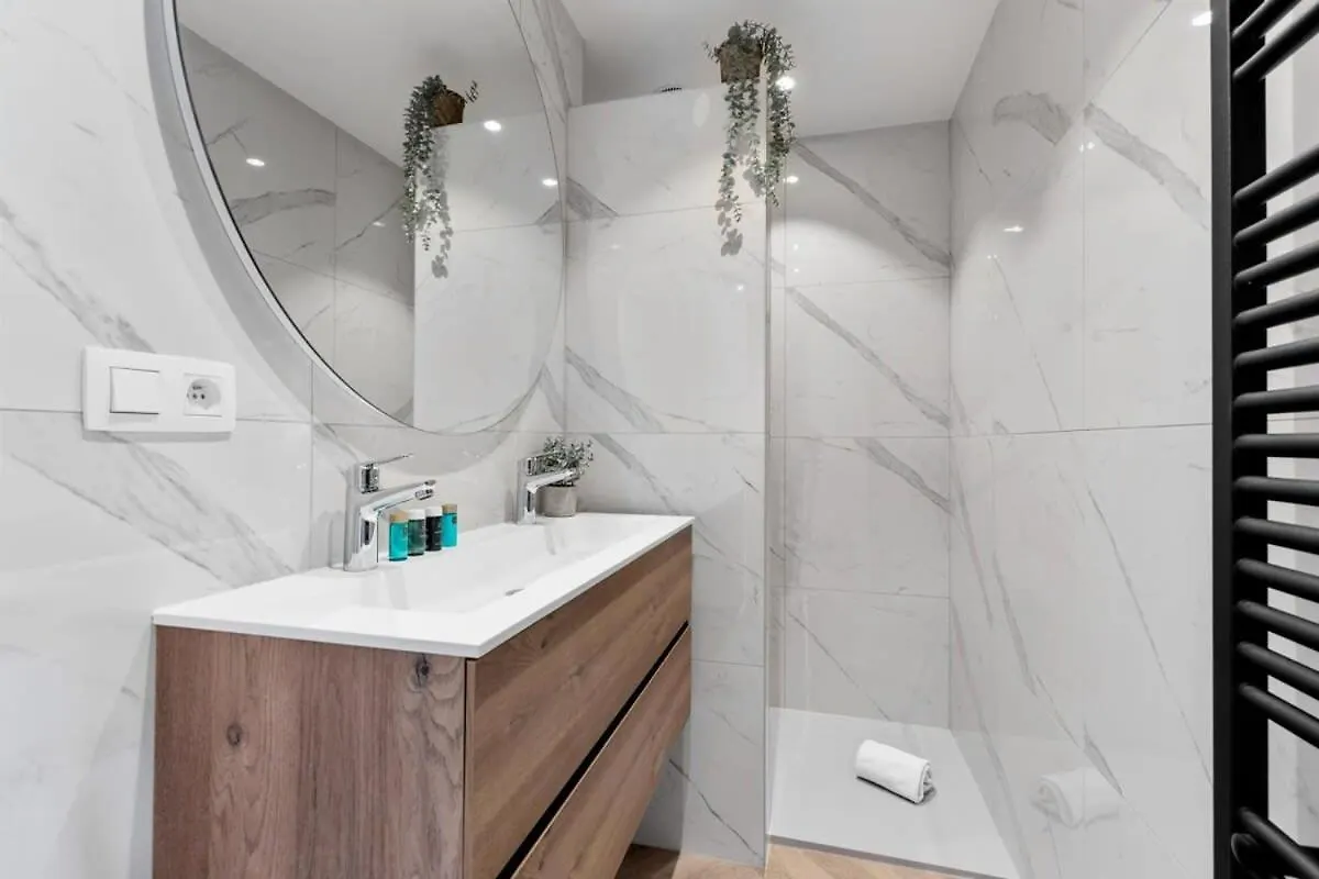 Alejandro - Lovely 2 Bedroom Apartment In Ostend