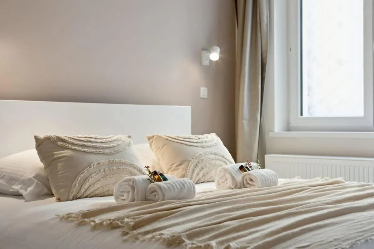 Alejandro - Lovely 2 Bedroom Apartment In Ostend